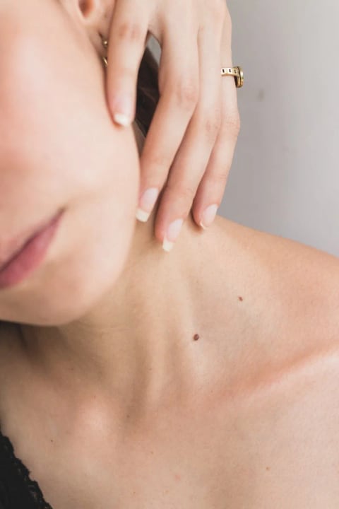 Dermaplaning exfoliation treatment